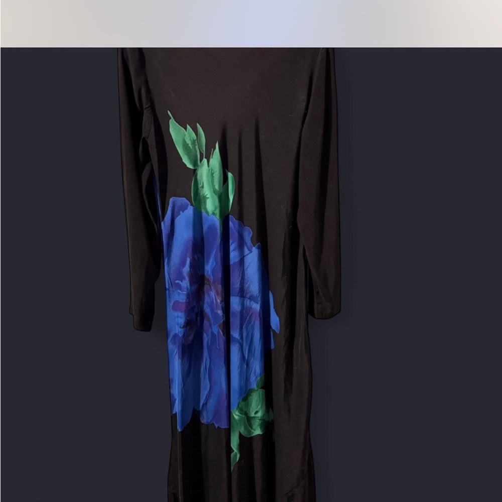 Chic Black Dress with Blue Floral Accent - Picture 3 of 9